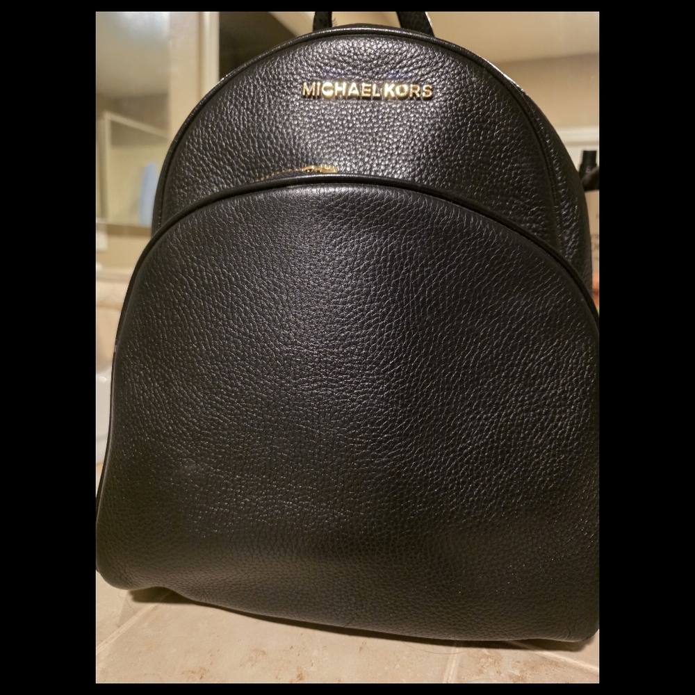 MICHAEL Michael Kors Abbey Black Medium Backpack